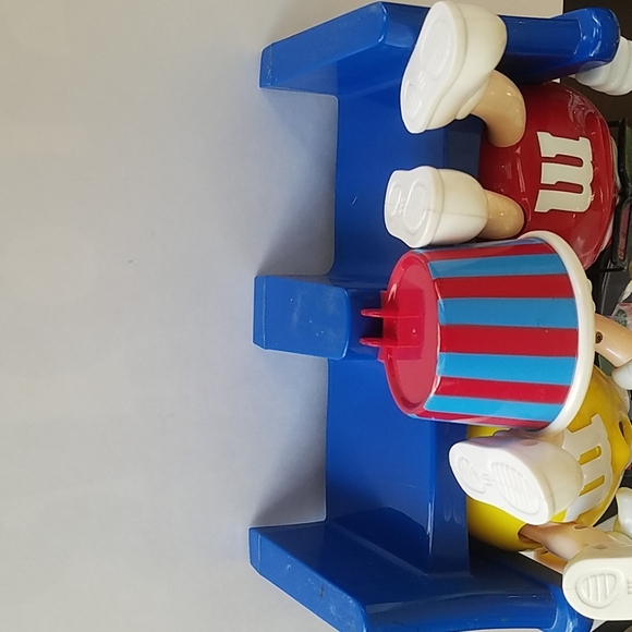 Collectible m&m candy dispenser - Picture 5 of 6